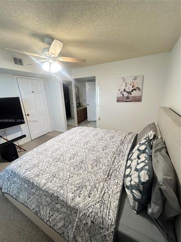 1701 Whitehall Dr 403, Davie, FL 33324