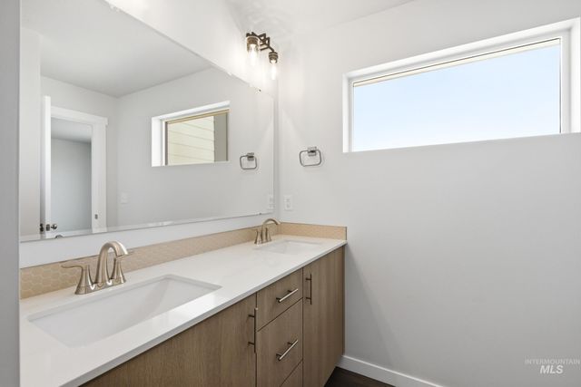 6687 W Fairy Falls Dr, Meridian, ID 83646