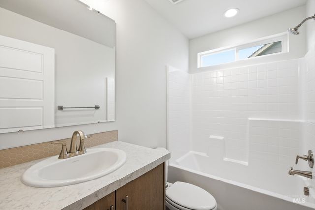 6687 W Fairy Falls Dr, Meridian, ID 83646