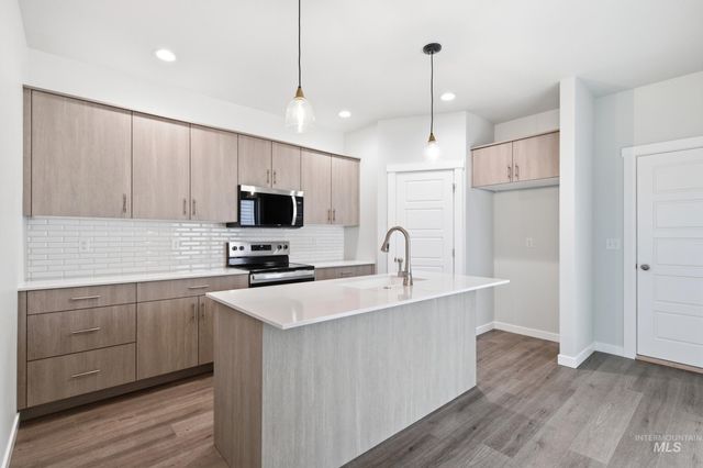 6687 W Fairy Falls Dr, Meridian, ID 83646