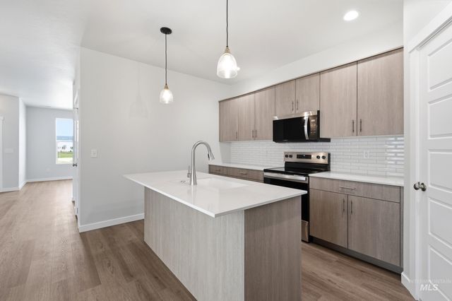 6687 W Fairy Falls Dr, Meridian, ID 83646