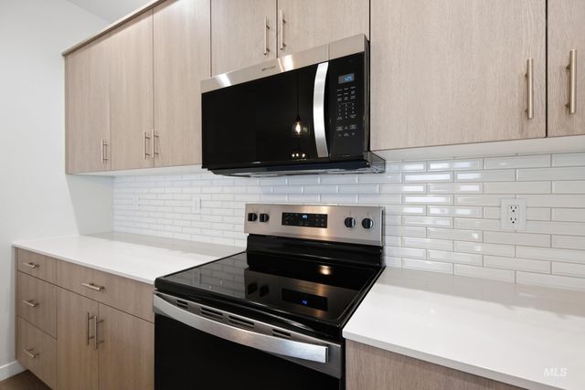 6687 W Fairy Falls Dr, Meridian, ID 83646