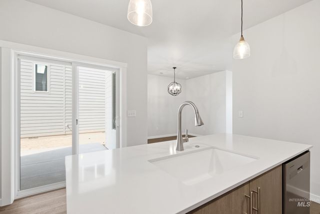 6687 W Fairy Falls Dr, Meridian, ID 83646