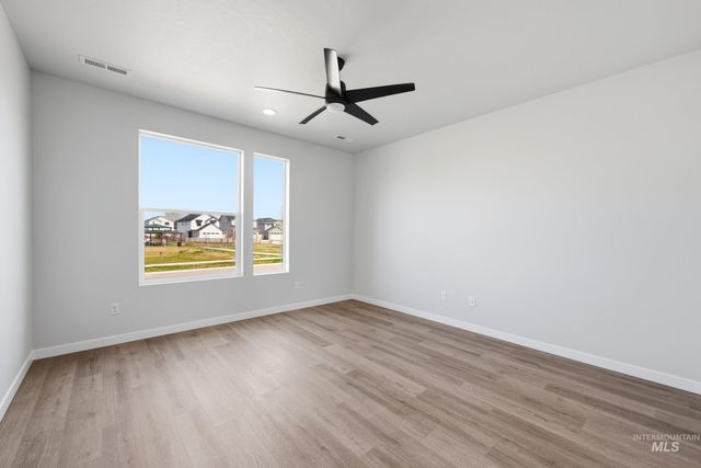 6687 W Fairy Falls Dr, Meridian, ID 83646