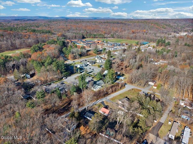 7 Trolley Bed Lane, Wilton, NY 12866