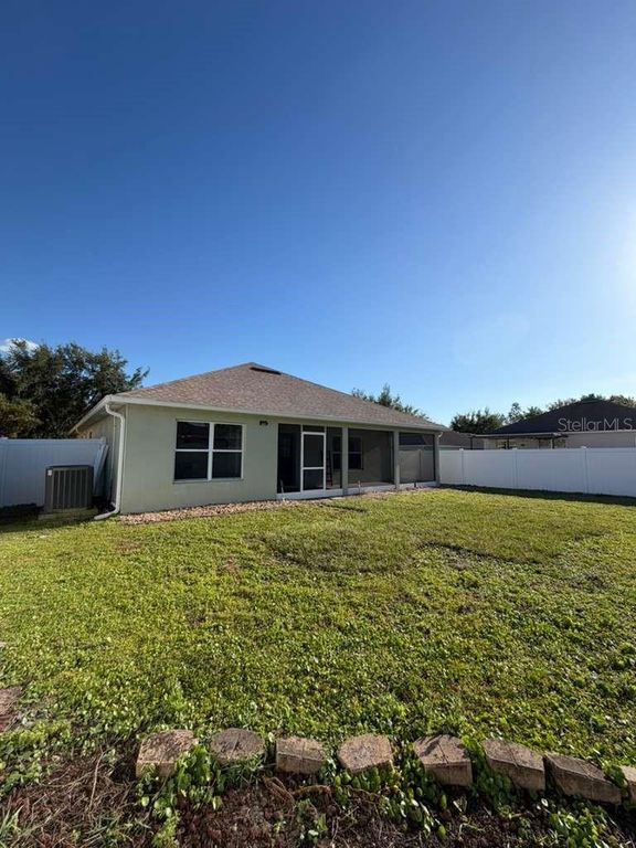 Image 31 of property listing at 2330 PLANTATION OAK DRIVE, Orlando, FL 32824