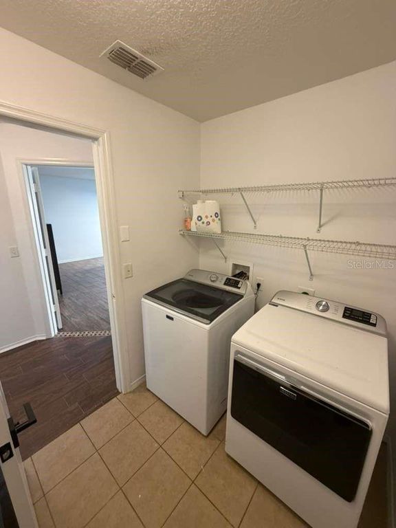 Image 33 of property listing at 2330 PLANTATION OAK DRIVE, Orlando, FL 32824