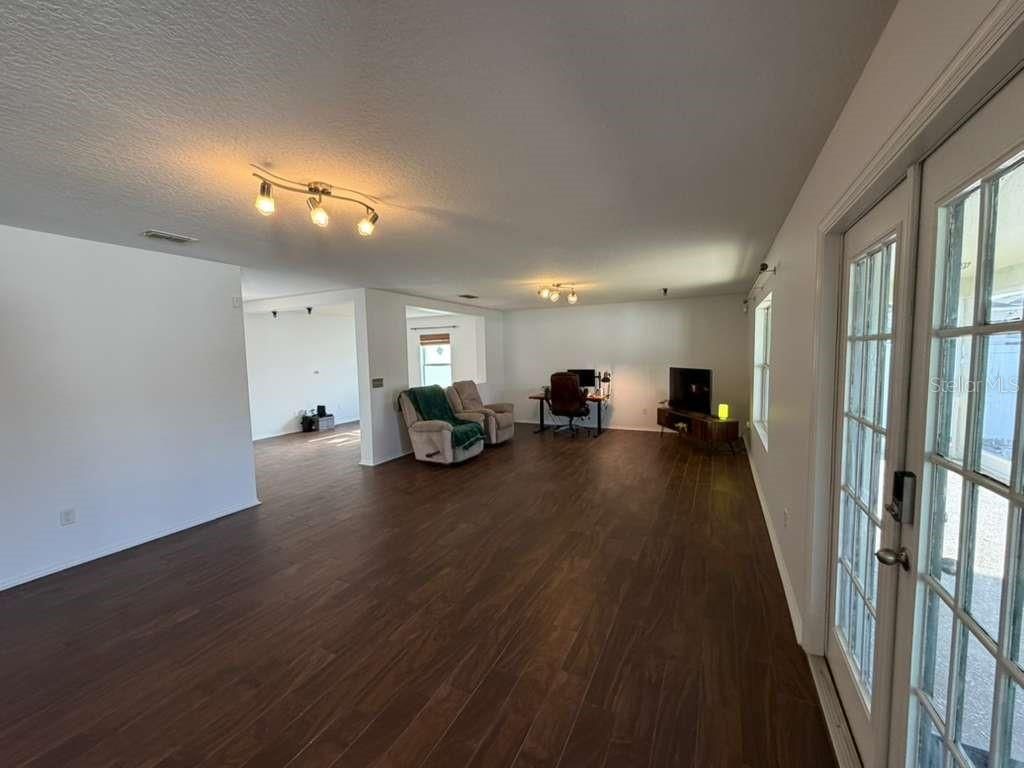 Image 7 of property listing at 2330 PLANTATION OAK DRIVE, Orlando, FL 32824