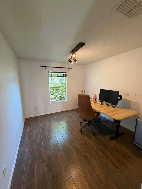 Image 8 of property listing at 2330 PLANTATION OAK DRIVE, Orlando, FL 32824