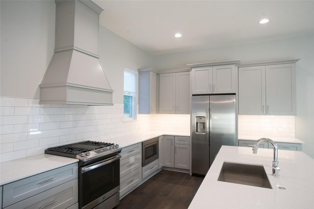 3018 Sunridge DR 9, Austin, TX 78741