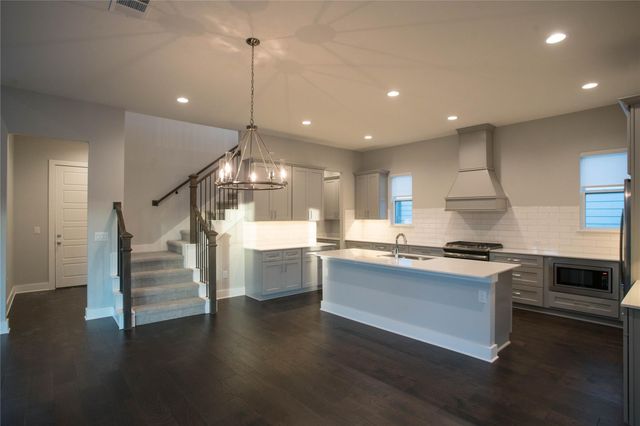 3018 Sunridge DR 9, Austin, TX 78741