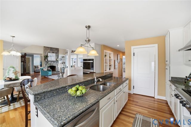 202 W Gwynnfield Rd, Tappahannock, VA 22560