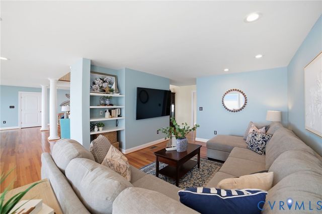 202 W Gwynnfield Rd, Tappahannock, VA 22560