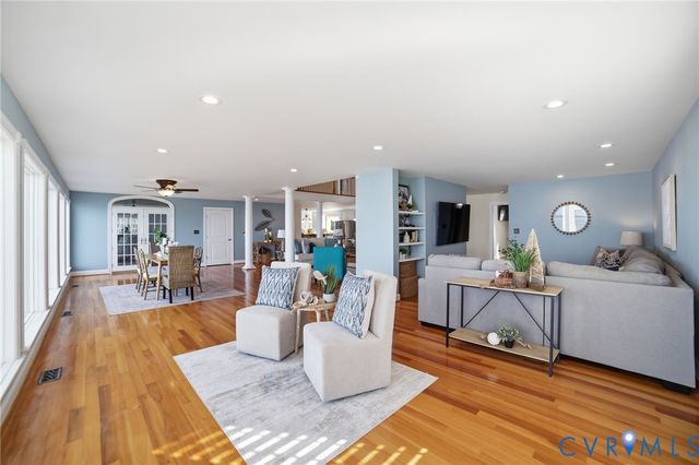 202 W Gwynnfield Rd, Tappahannock, VA 22560