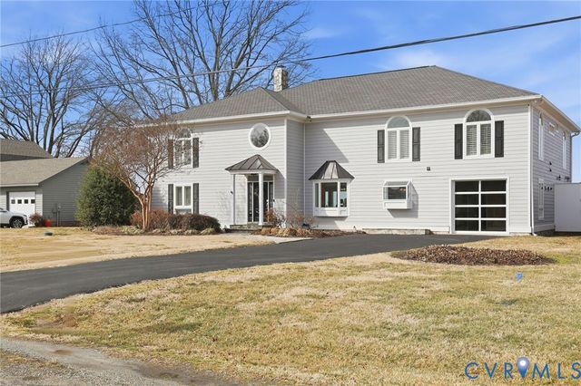 202 W Gwynnfield Rd, Tappahannock, VA 22560