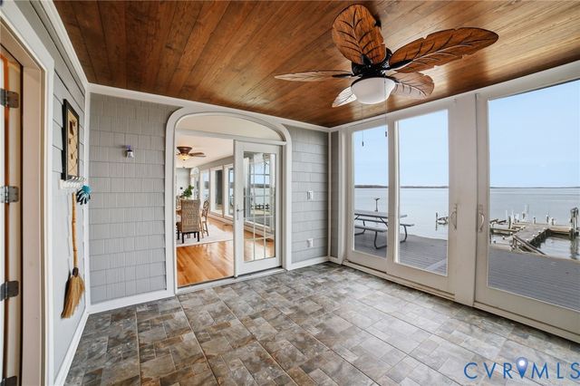 202 W Gwynnfield Rd, Tappahannock, VA 22560