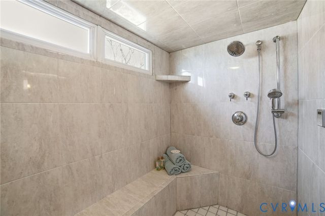 202 W Gwynnfield Rd, Tappahannock, VA 22560