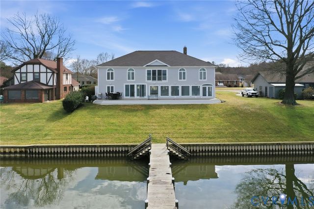 202 W Gwynnfield Rd, Tappahannock, VA 22560