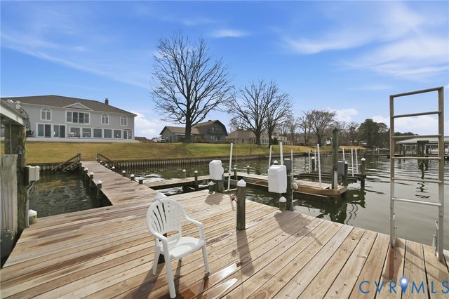 202 W Gwynnfield Rd, Tappahannock, VA 22560