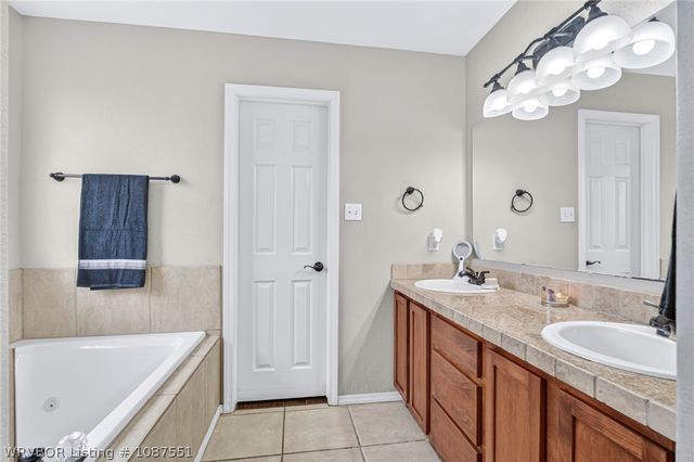 1736 Red Oak Circle, Van Buren, AR 72956