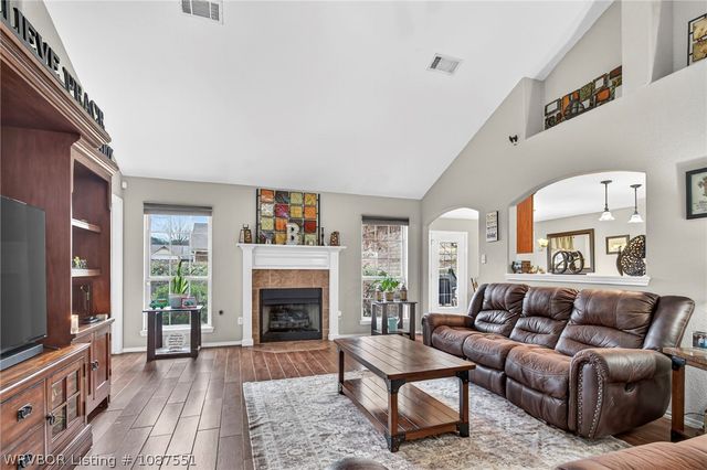 1736 Red Oak Circle, Van Buren, AR 72956