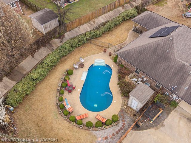 1736 Red Oak Circle, Van Buren, AR 72956