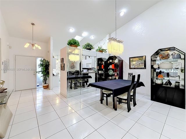 5591 Royal Lake Circle, Boynton Beach, FL 33437