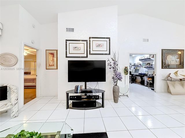 5591 Royal Lake Circle, Boynton Beach, FL 33437