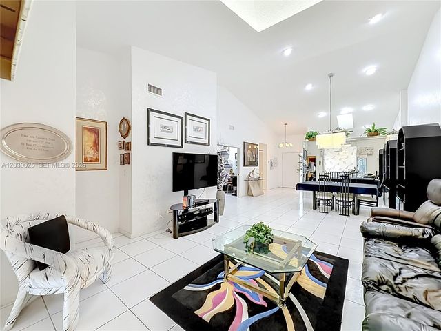 5591 Royal Lake Circle, Boynton Beach, FL 33437