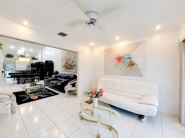 5591 Royal Lake Circle, Boynton Beach, FL 33437