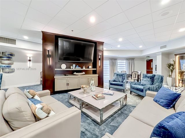5591 Royal Lake Circle, Boynton Beach, FL 33437