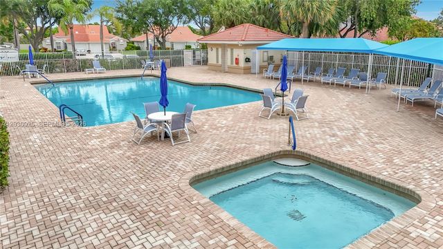 5591 Royal Lake Circle, Boynton Beach, FL 33437