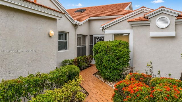5591 Royal Lake Circle, Boynton Beach, FL 33437