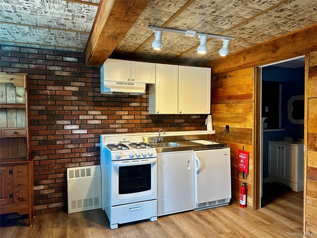 77 Mayer Drive, Highland, NY 12528