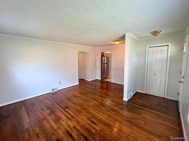 29537 Hazelwood Street, Inkster, MI 48141