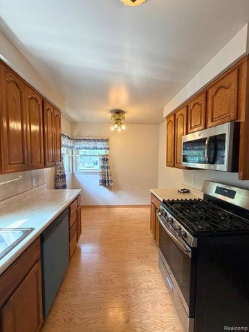 29537 Hazelwood Street, Inkster, MI 48141