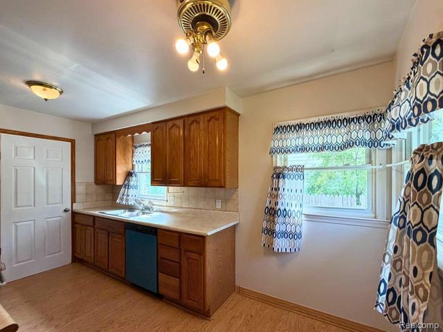 29537 Hazelwood Street, Inkster, MI 48141