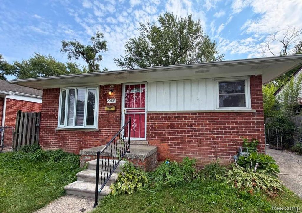 29537 Hazelwood Street, Inkster, MI 48141