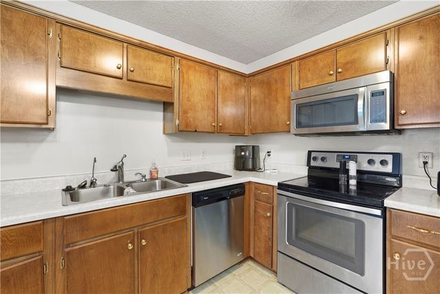 418 Lancaster Loop, Hinesville, GA 31313