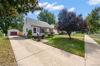 2400 Bacon Avenue, Berkley, MI 48072