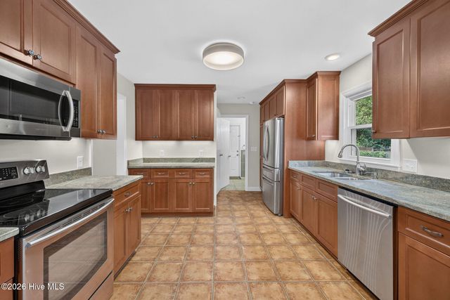242 Dallas Drive, Wilmington, NC 28405