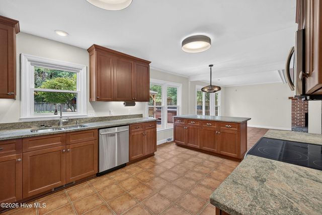 242 Dallas Drive, Wilmington, NC 28405
