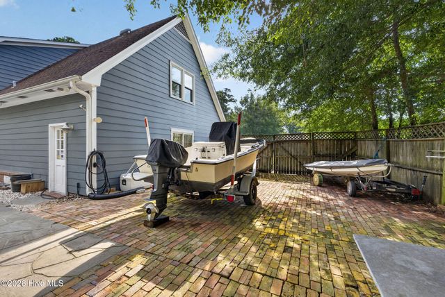 242 Dallas Drive, Wilmington, NC 28405