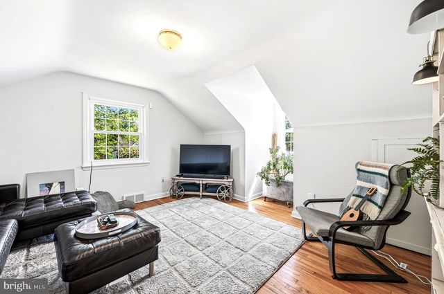 345 HAVERFORD PL, Swarthmore, PA 19081
