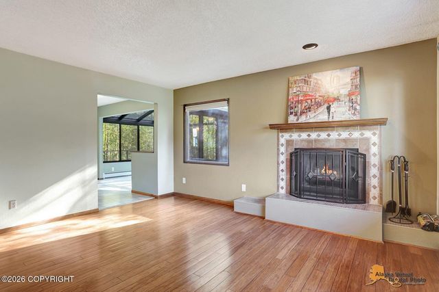 8541 Greenhill Way Way, Anchorage, AK 99502