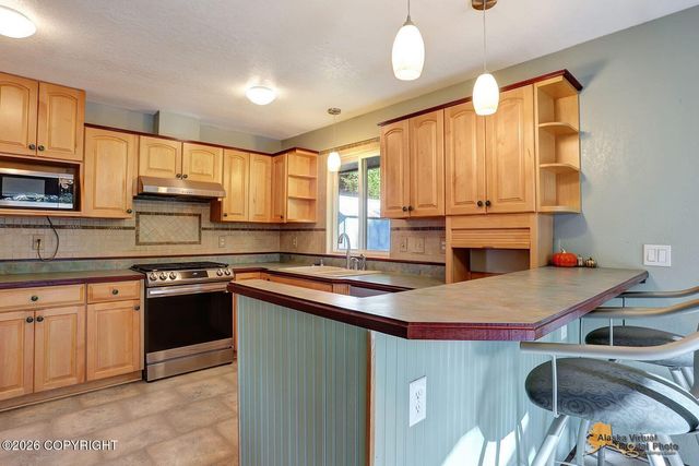 8541 Greenhill Way Way, Anchorage, AK 99502