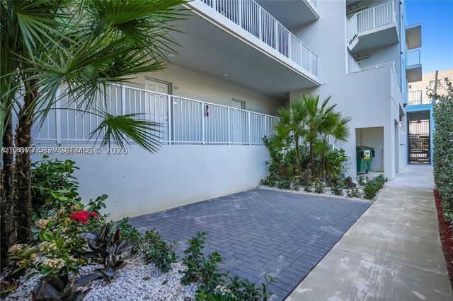 1620 NW 18th St 305, Miami, FL 33125