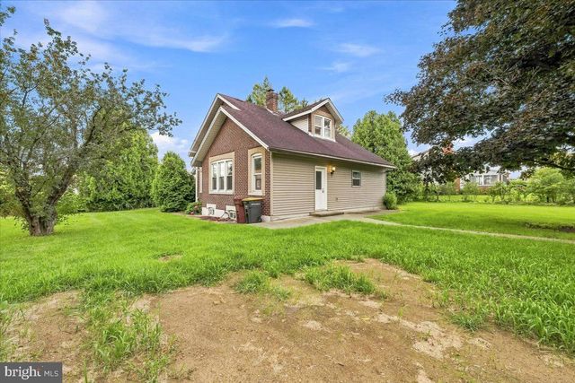 5136 MCKINLEY AVE, Whitehall, PA 18052