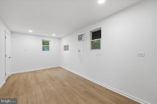 5136 MCKINLEY AVE, Whitehall, PA 18052
