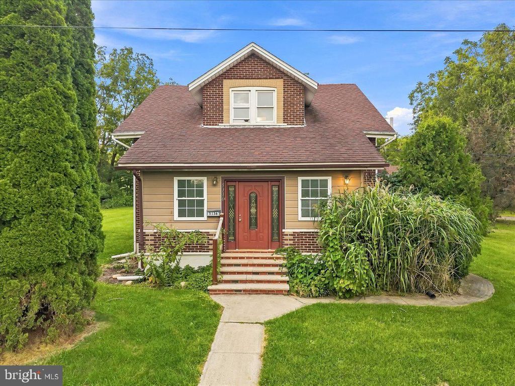 5136 MCKINLEY AVE, Whitehall, PA 18052